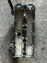 Cargar imagen en el visor de la galería, DF 150 hp Suzuki CYLINDER HEAD COVER 11170-96J00 four stroke 2020 compat 2008-2020 some compatibility 175 200 hp