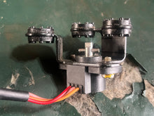 Charger l'image dans la galerie, 150 175 200 225 250 hp Yamaha Throttle Sensor & bracket TPS 6R5-85885-01-00 TWO STROKE
