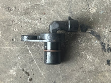 Charger l'image dans la galerie, 350 hp Mercury Verado CAMSHAFT POSITION SENSOR 8M0011987 four stroke 135 - 400 hp