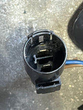 Load image into Gallery viewer, 250 225 200 hp Yamaha RESISTOR 65L-85370-00-00 COVER & BRACKET two stroke ox66 1997-2005