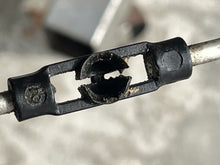 Cargar imagen en el visor de la galería, 150 hp Mercury 6 cylinder 3 carb link arm