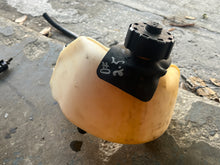 Charger l'image dans la galerie, DF 2.5 hp Suzuki FUEL TANK 65110-97J40 FUEL COCK 66100-97JL1 four stroke 2024 2014-up