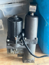 Cargar imagen en el visor de la galería, DF 40 hp SUZUKI 48000-87J30 PTT power trim assy 2009 (2005-2010) Four Stroke 50 hp compatible