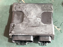 Cargar imagen en el visor de la galería, DF 115 140 hp Suzuki ecu ENGINE CONTROL UNIT 33920-92J90 f6t546 Four Stroke 2013 superseded 33920-92J10 33920-92JQ1 33920-92J