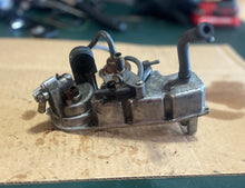 Cargar imagen en el visor de la galería, 150 - 250 hp Yamaha OX66 66K-14182-02-00 vst FLOAT CHAMBER COVER two stroke 2001-2002