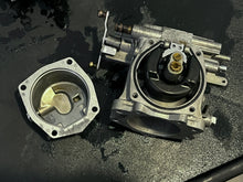 Cargar imagen en el visor de la galería, 225 hp Yamaha 76 degree CARBURETOR starboard 1-3-5 62J-14100-00-00 62J-14101-00-00 62J-14102-00-00 two stroke 1994-1996