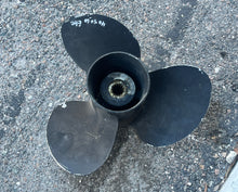 Charger l'image dans la galerie, 40 50 60 hp Evinrude E-tec 3-Blade PROPELLER 0763466 two stroke 2008-2011