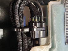 Cargar imagen en el visor de la galería, 25 15 hp Evinrude E-tec OIL TANK 5007897 PUMP & MANIFOLD 5007898 OIL LEVEL 0352874 CAP 5007256 two stroke 2009-up