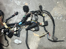 Charger l'image dans la galerie, CUSTOMIZED df 225 200 250 hp Suzuki WIRING HARNESS 36610-93J90 also 36610-93J91 four stroke - off 2006-07 model 2004-2011