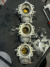 Charger l'image dans la galerie, 225 hp Yamaha 76 degree CARBURETOR SET port 2-4-6 62J-14301-00-00 62J-14302-00-00 62J-14303-00-00 two stroke 1994-1996