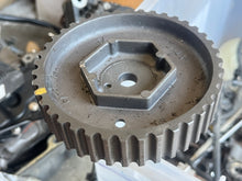 Charger l'image dans la galerie, BF 130 115 hp Honda TIMING BELT PULLEY 14210-ZW5-000 four stroke 1999-up