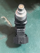 Charger l'image dans la galerie, DF 60 50 40 hp Suzuki FUEL INJECTOR 15710-85K00 Four Stroke 2011-2024