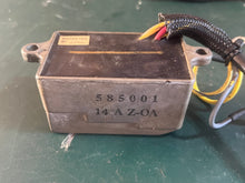 Charger l'image dans la galerie, 50 40 60 70 hp Johnson 0585001 Evinrude 585001 voltage RECTIFIER & LEAD two stroke