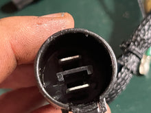 Load image into Gallery viewer, ❌90 115 hp Johnson 0584762 ENGINE CABLE ASSY 0586228 RELAY & CABLE ASSY nla 0334191 relay BRACKET ois 1998-2001 TWO STROKE
