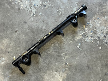 Load image into Gallery viewer, 250 Yamaha FUEL INJECTOR DELIVERY PIPE 2 6P2-13170-10-00 four stroke 2005-2015 some compatibility 200 225 hp