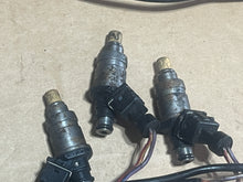 Cargar imagen en el visor de la galería, 250 225 200 150 HP Yamaha OX66 FUEL INJECTORS (6) 65L-13761-00-00 INJECTOR HARNESS 65L-8259N-20-00 two stroke 1997-2004