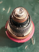 Load image into Gallery viewer, 225 200 hp Mercury OPTIMAX red FUEL INJECTOR 804528 8M0222157 two stroke TESTED some compatibility 75-225 hp