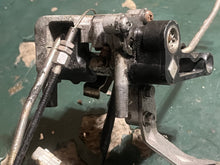 Charger l'image dans la galerie, DF 30 25 hp Suzuki SHIFT ROD (S & L) 25111-94L00 CLUTCH SHAFT LEVER 21210-94L00 ROD 23211-94L00 HOLDER 21151-94L00 four strok