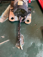 Cargar imagen en el visor de la galería, 200 hp Johnson Evinrude FUEL PRIMER CHOKE SOLENOID two stroke 1993-2001 5007355 0437231 0437234 some compatibility 120 125 13