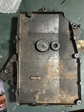 Cargar imagen en el visor de la galería, DT 140 115 hp Suzuki ELECTRIC PARTS HOLDER 32890-94640 COVER 32895-94630 two stroke 1992