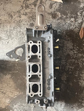 Load image into Gallery viewer, BF 225 hp Honda port CYLINDER HEAD 12210-ZY3-010ZA 2002-up BF 250 2007-up