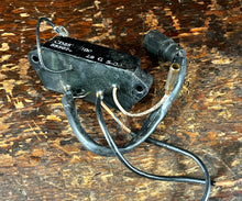 Cargar imagen en el visor de la galería, 50 hp Johnson Evinrude CDI POWER PACK 585074 two stroke 2 cylinder 5000014 584908 some 25 -50 hp