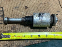 Cargar imagen en el visor de la galería, DF 70 60 hp Suzuki 54160-87E11 LOWER MOTOR MOUNT 1998-2009 four stroke 54166-87E00 LOWER MOUNT BOLT & cover