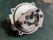 Cargar imagen en el visor de la galería, DT 140 115 85 75 hp Suzuki 48502-94530 VALVE BODY ASSY for ptt trim pump Two Stroke 1986-1996