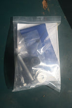 Charger l'image dans la galerie, Df 25 30 hp Suzuki engine manual & mounting hardware FOUR STROKE 25a 30a