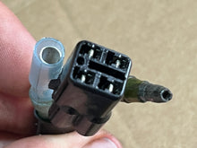 Cargar imagen en el visor de la galería, DT 225 hp suzuki efi ICM Ignition Control Module unit 92E2 f8t30293 32910-92e20 sup: 32910-92E00 two stroke