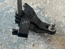 Load image into Gallery viewer, 175 150 135 115 hp Ficht Evinrude SHIFT LEVER ASSY 0439333 LEVER TO ARM LINK 0343118 0513134 NEUTRAL SWITCH BRACKET two stro