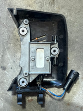 Load image into Gallery viewer, 250 225 200 hp Yamaha RESISTOR 65L-85370-00-00 COVER & BRACKET two stroke ox66 1997-2005
