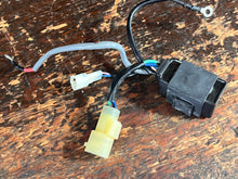 Charger l'image dans la galerie, DF 175 150 hp Suzuki PTT RELAY trim 38410-93J12 four stroke 2006-2014 Compatible 50-250 hp 1998-2014