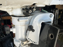 Cargar imagen en el visor de la galería, MFS 5 hp Tohatsu propane powered outboard motor with 30” lower unit Four Stroke MFSSCLPG