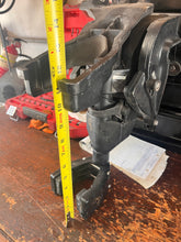 Cargar imagen en el visor de la galería, 8 9.9 15 hp Mercury SWIVEL BRACKET 3402-8831A8 3402-8831T08 SWIVEL HEAD 42213A24 CLAMPS 3404-8894A8 port 3403-8892A6 strbd Tw