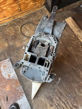 Load image into Gallery viewer, 140 125 120 hp Johnson Evinrude 20” MIDSECTION with EXHAUST HOUSING 0397861 ADAPTOR 0398694 SWIVEL BRACKET 0432708 STEERING A