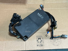 Cargar imagen en el visor de la galería, DT 225 hp suzuki efi ICM Ignition Control Module unit 92E2 f8t30293 32910-92e20 sup: 32910-92E00 two stroke