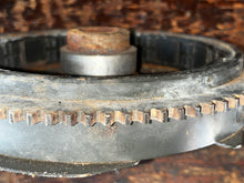 Charger l'image dans la galerie, 200 175 150 hp Mercury Mariner FLYWHEEL 74787 7555A8 257-7555A8 859238A9 817632A9 5545A16 5545A9 5545A5 two stroke v6 TOWER O