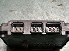 Load image into Gallery viewer, 200 hp Yamaha 68F-8591A-20-00 ECU CONTROL UNIT two stroke hpdi 2002-2003 superseded 68F-8591A-00-00 68F-8591A-01-00 68F-8591A