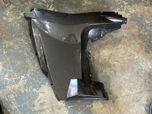 Cargar imagen en el visor de la galería, 30 25 15 hp Evinrude E-tec LOWER COVER STARBOARD 5009198 two stroke 2017 AB AF