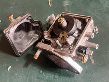 Charger l'image dans la galerie, PARTS ONLY DT 65 55 hp Suzuki 13201-94700 CARBURETOR 1 two stroke 1985-1987 13201-94701