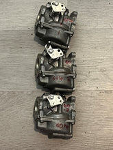 Load image into Gallery viewer, 60 hp Johnson Evinrude CARBURETOR ASSY 0437089 0437087 0439453 Two Stroke 1995 94-97 J60TLEOC, molding numbers 340167 338069