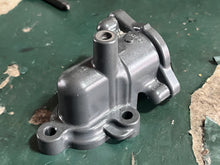 Cargar imagen en el visor de la galería, f 250 300 hp Yamaha THERMOSTAT COVER starboard 6CB-12422-20-9S Four Stroke 2015-2024 some 200 225 hp