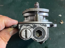 Cargar imagen en el visor de la galería, DT 140 115 85 75 hp Suzuki 48502-94530 VALVE BODY ASSY for ptt trim pump Two Stroke 1986-1996