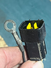 Cargar imagen en el visor de la galería, 250 - 150 hp Yamaha OX66 61A-85580-01-00 PULSER COIL 6-pin connector TWO STROKE 1998-2005