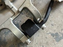 Cargar imagen en el visor de la galería, f 250 hp Yamaha PULSER COIL W PLATE 6P2-85580-00-00 four stroke 2005-2018 some 200 225 hp