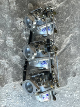 Charger l'image dans la galerie, 85 hp Yamaha CARBURETOR SET 688-14301-08-00 688-14302 688-14303 two stroke commerical 1992-1996
