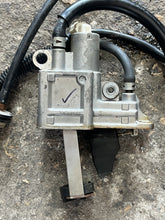 Charger l'image dans la galerie, DF 60 70 HP Suzuki VST top FUEL VAPOR SEPARATOR 15600-99E00 four stroke 1998-2009