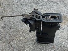 Cargar imagen en el visor de la galería, 25 hp Mercury 9098A5 Driveshaft HOUSING 20” LONG SHAFT two stroke 1997 822237A3 SWIVEL BRACKET 822238A9 SWIVEL HEAD 8796A7 87