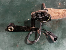 Cargar imagen en el visor de la galería, 200 225 250 hp Johnson Evinrude SHIFT ARM ASSY with SWITCH 0586437 331737 433481 431908 two stroke